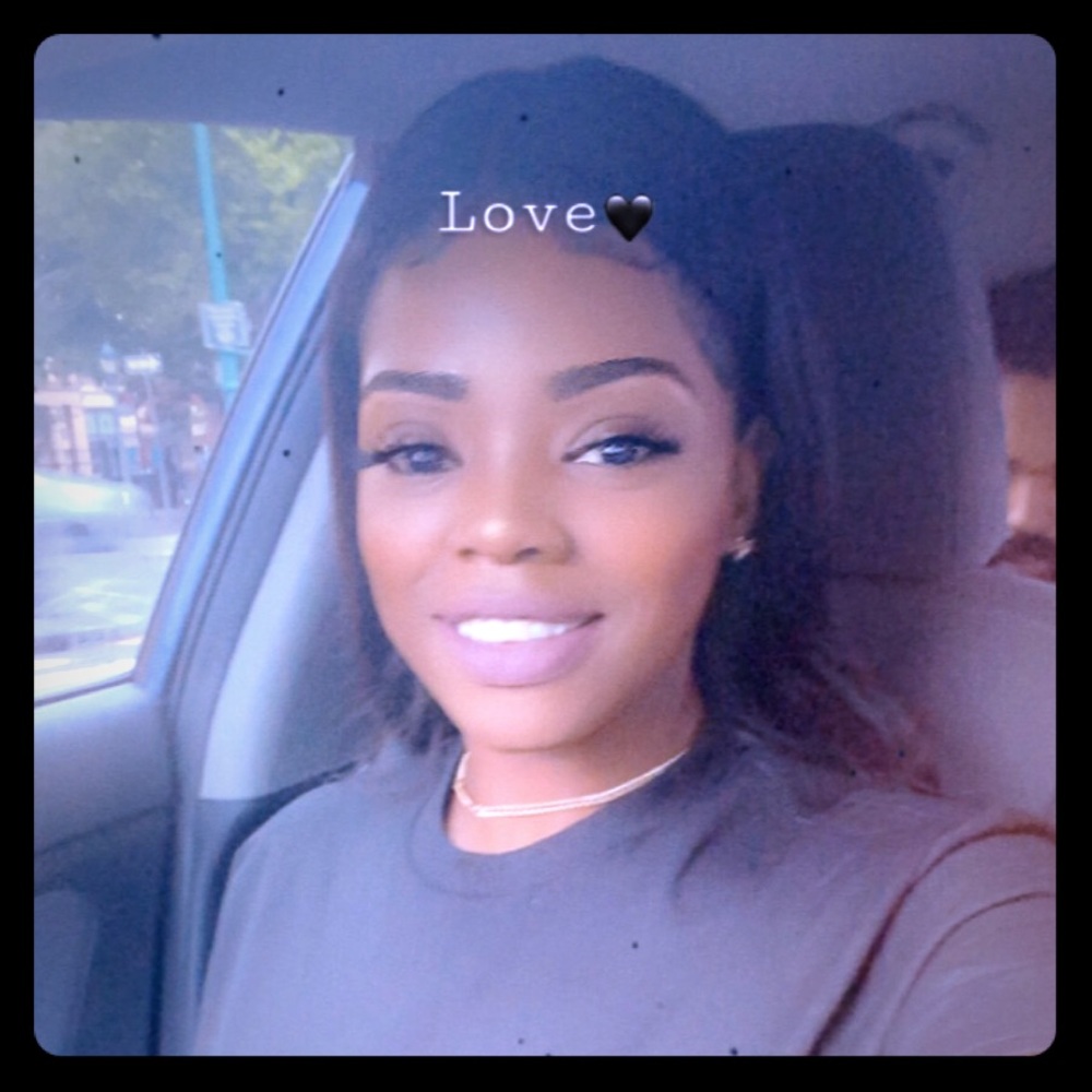 Meet your Posher, Latisha